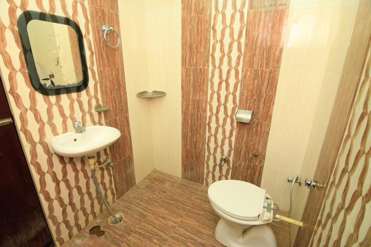 Oyo 14664 Assi River Guest House Varanasi Ngoại thất bức ảnh